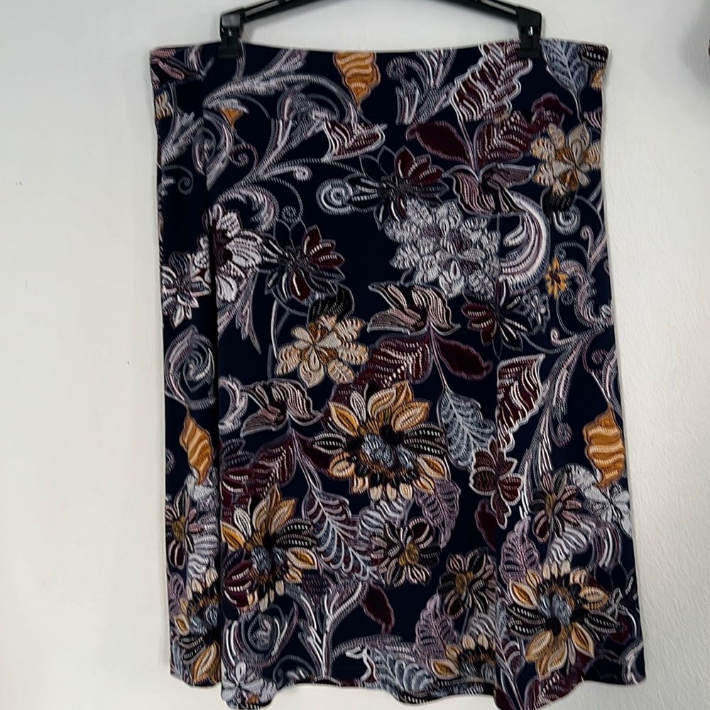 Roz & Ali Floral Textured Skirt L